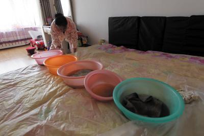 应城楼上漏水，住户失联，小区没物管，业主维权难！律师来支招……